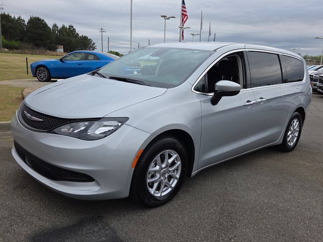 Used 2023 Silver Chrysler LX image 3