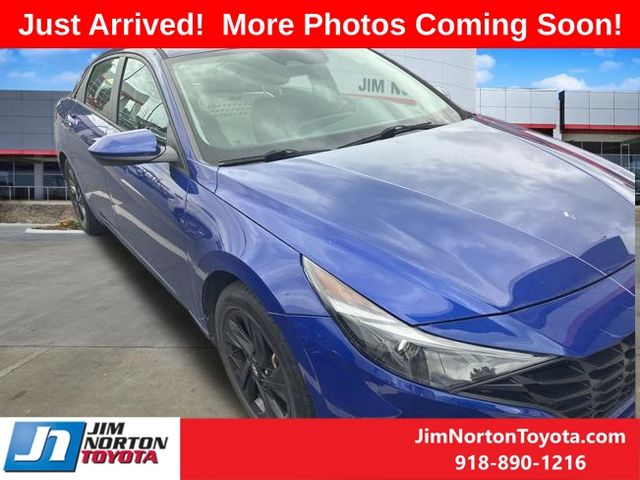 2022 Hyundai Elantra 2.0 SEL IVT's photo