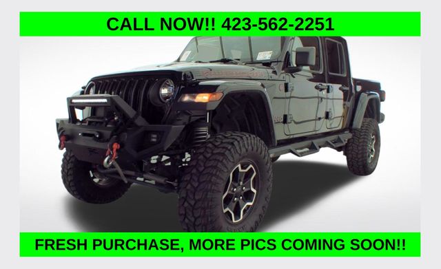 Black Clearcoat 2021 Jeep Gladiator Pickup Truck Four-Wheel Drive 6-Speed Manual