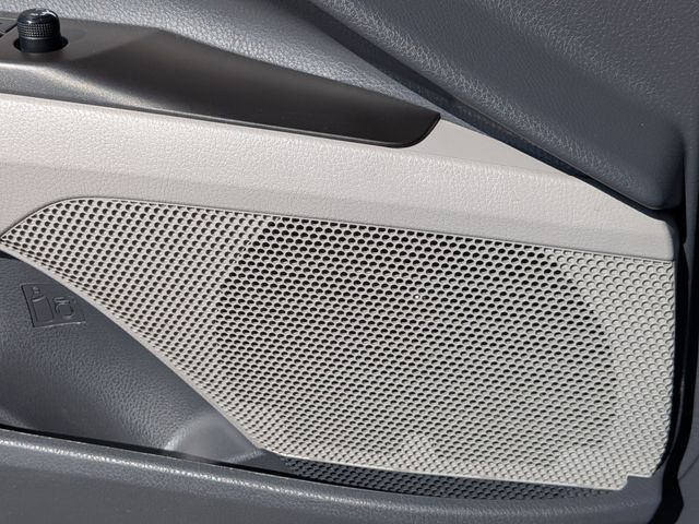 2021 Toyota Camry - Image 16