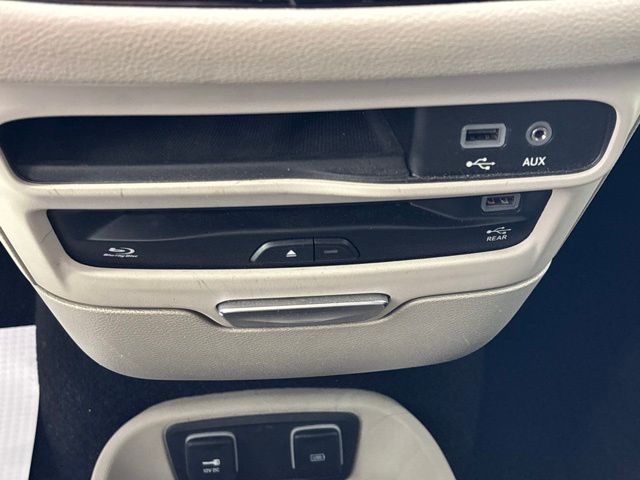 Used 2019 Chrysler Pacifica Van