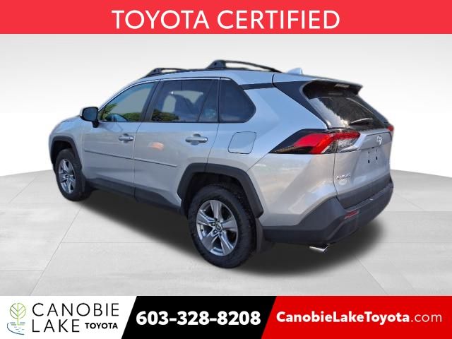 2022 Toyota RAV4 XLE photo 3