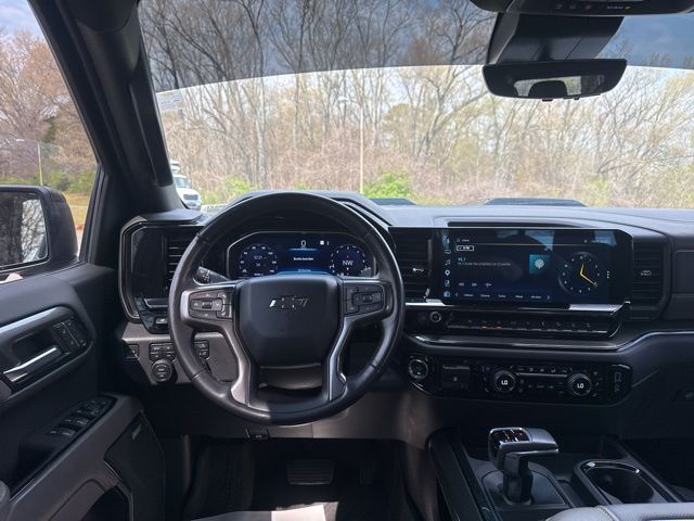 Used 2022 Black Chevrolet ZR2 image 13