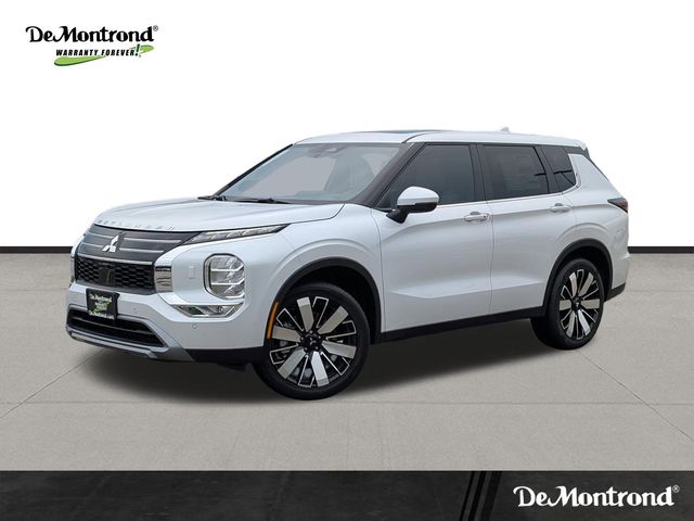 2025 Mitsubishi Outlander SE White at Emmons Autoplex