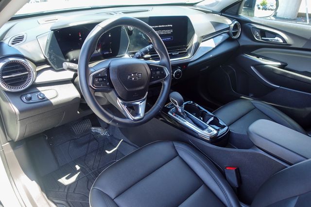 used 2025 Chevrolet Trax car, priced at $24,000