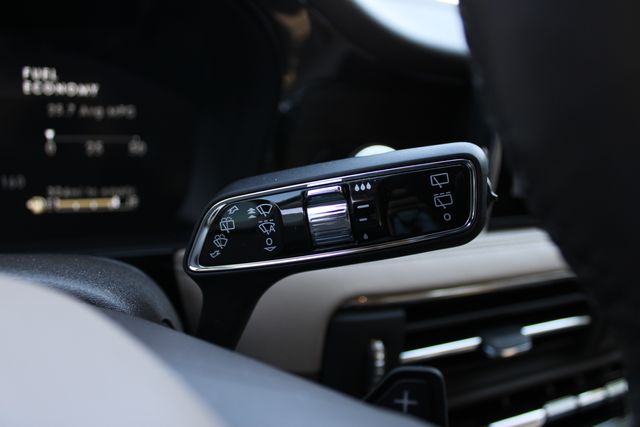 Used 2020 Blue Lincoln Reserve image 11