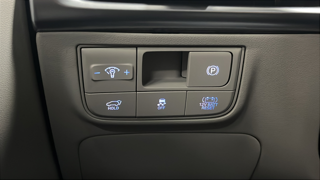 Used 2025 Ash Black Hyundai Limited image 31