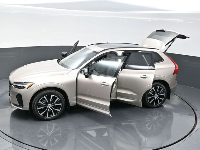 2025 Volvo XC60  photo