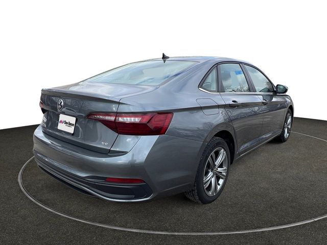 Used 2024  Volkswagen 1.5T SE image 5