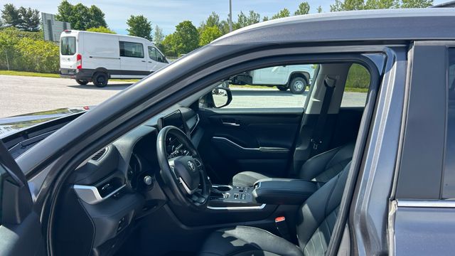 Used 2023 Toyota Highlander SUV