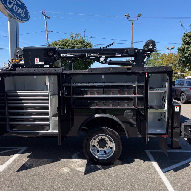 New 2026 Black Ford XLT image 9