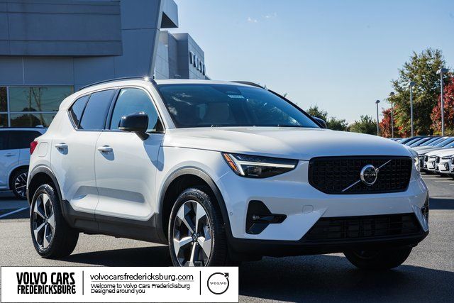 2026 Volvo XC40 B5 Plus