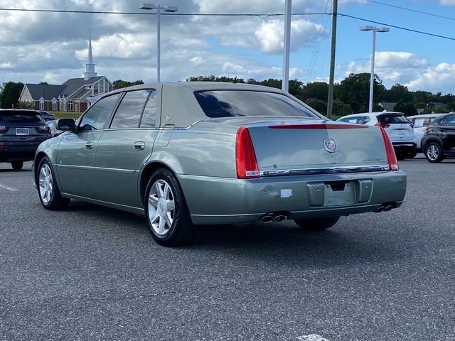 2006 Cadillac DTS Base 4