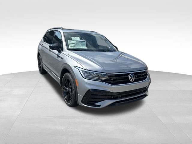 2024 Volkswagen Tiguan 2.0T SE R-Line Black photo