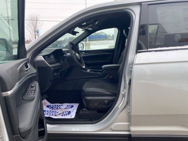 2026 Jeep Grand Cherokee Laredo - Pse exterior view 11