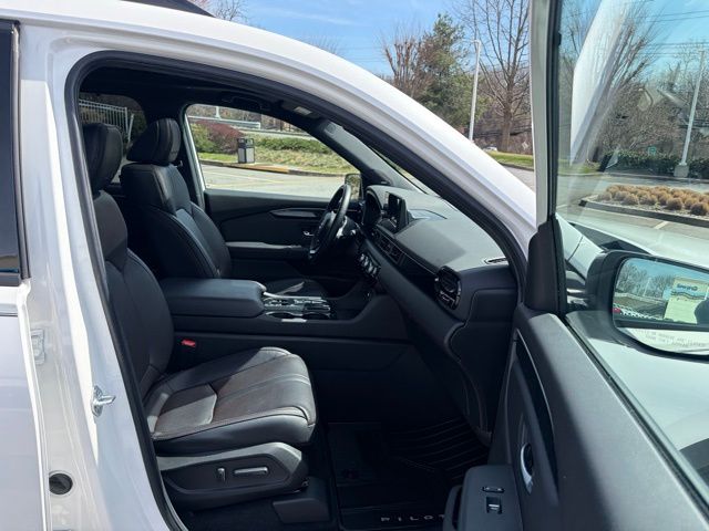 used 2025 Honda Pilot car, priced at $48,225
