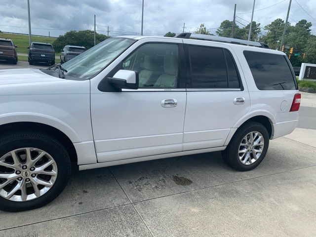 Used 2015 White Ford Limited image 3