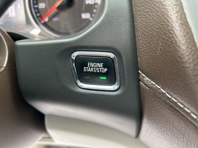 2022 GMC Acadia SLE photo