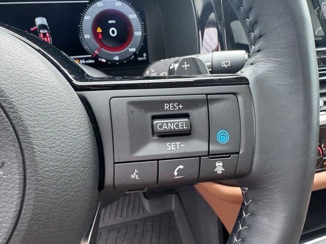 Used 2025 White Nissan Platinum image 19
