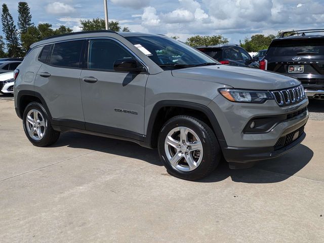 Gray Clearcoat 2024 Jeep Compass SUV / Crossover Four-Wheel Drive 8-Speed Automatic