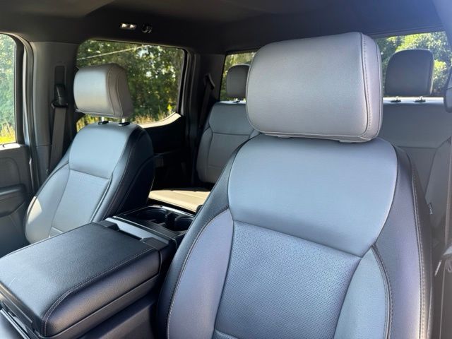 Used 2022 Blue Ford Lariat image 31
