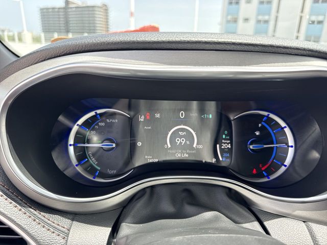 Used 2025 Chrysler Pacifica Hybrid Van