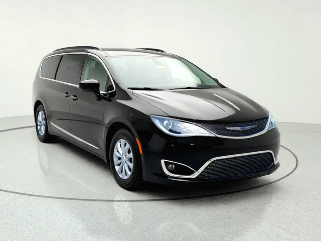Used 2017 Chrysler Pacifica Van