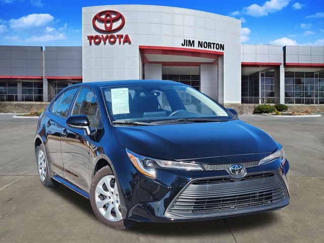 2024 Toyota Corolla LE's photo