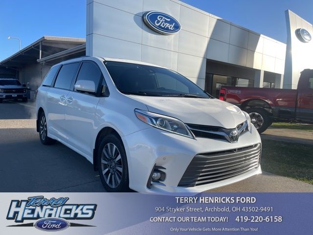 2020 Toyota Sienna XLE 7-Passenger AWD