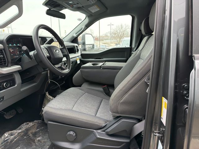 New 2026 Gray Ford XL image 8
