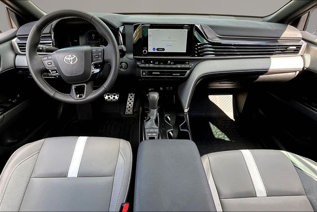 View vehicle photo 7