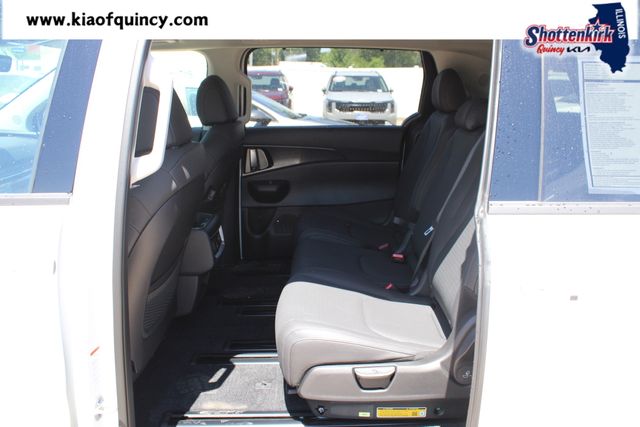 New 2026 Kia Carnival MPV Van