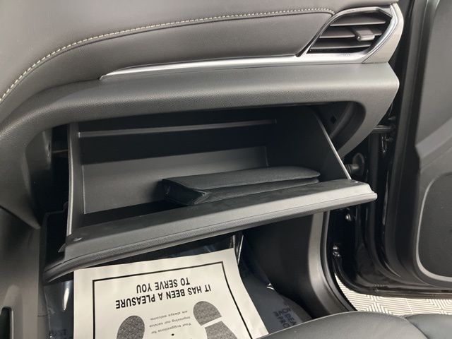 2022 Mosaic Black Metallic Chevrolet Traverse LT Leather AWD SUV