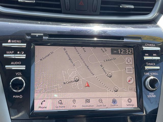 Used 2020 White Nissan Platinum image 28