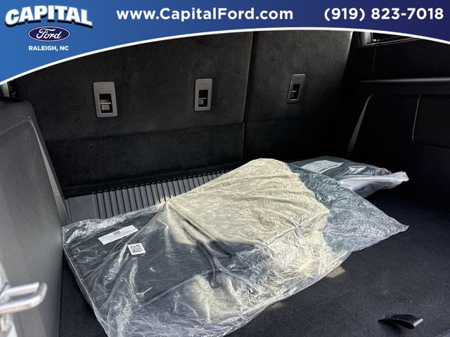 Used 2023 Gray Ford Wildtrak image 16