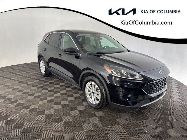 Black Metallic 2020 Ford Escape SE FWD SUV / Crossover Front-Wheel Drive 8-Speed Automatic