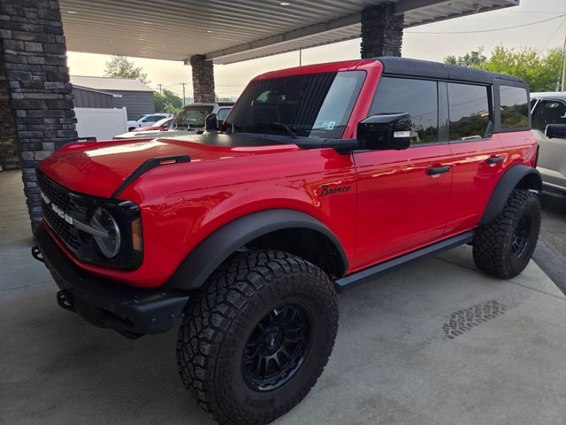 Race Red 2022 Ford Bronco SUV / Crossover Four-Wheel Drive Automatic