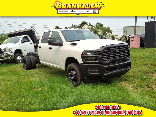 Bright White Clearcoat 2026 RAM 3500 Chassis Pickup Truck Four-Wheel Drive 8-Speed Automatic
