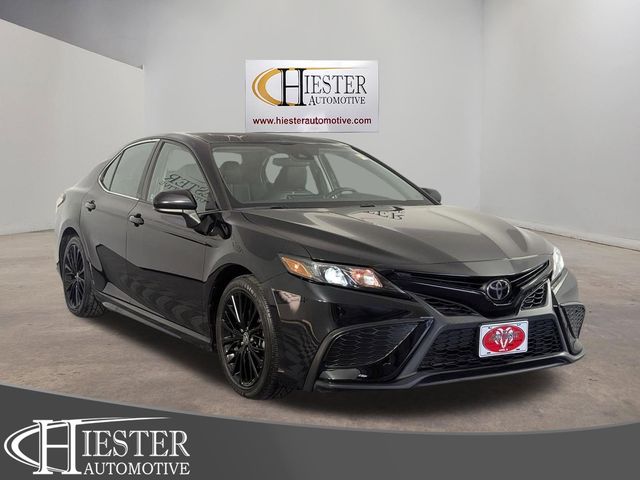 Midnight Black Metallic 2021 Toyota Camry SE Nightshade AWD Sedan All-Wheel Drive 8-Speed Automatic