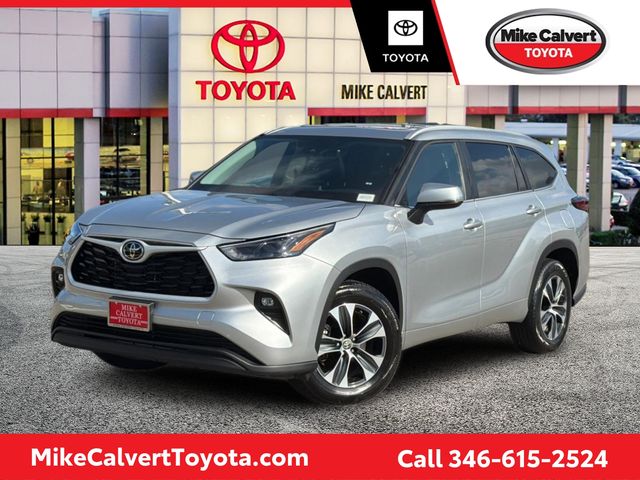 Celestial Silver Metallic 2025 Toyota Highlander SUV / Crossover Front-Wheel Drive 8-Speed Automatic