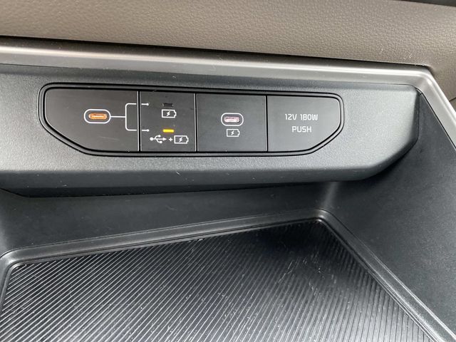 Used 2026 Kia Carnival Hybrid Van