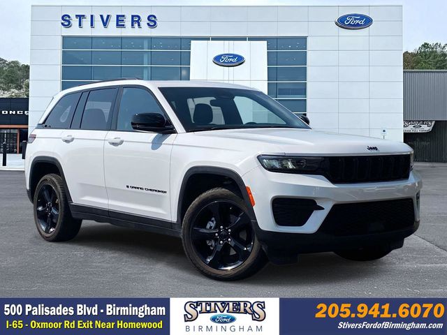 Bright White Clearcoat 2023 Jeep Grand Cherokee Altitude RWD SUV / Crossover 4X2 8-Speed Automatic