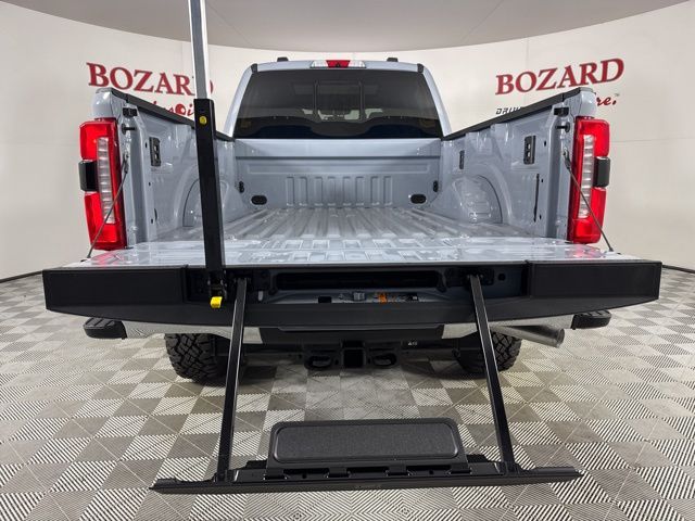 2025 Glacier Gray Metallic Tri-Coat Ford Super Duty F-250 SRW Lariat 4X4 Truck