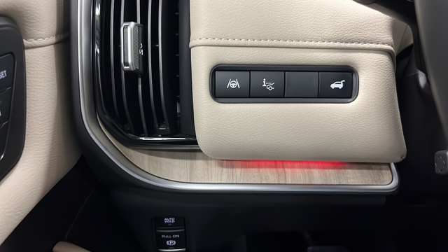 Used 2025 Coulis Red Pearl Nissan Platinum Reserve image 36