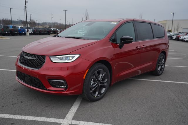 View vehicle photo 3