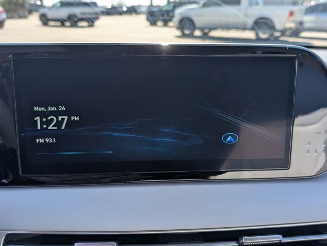 Used 2025 White Hyundai SEL image 19