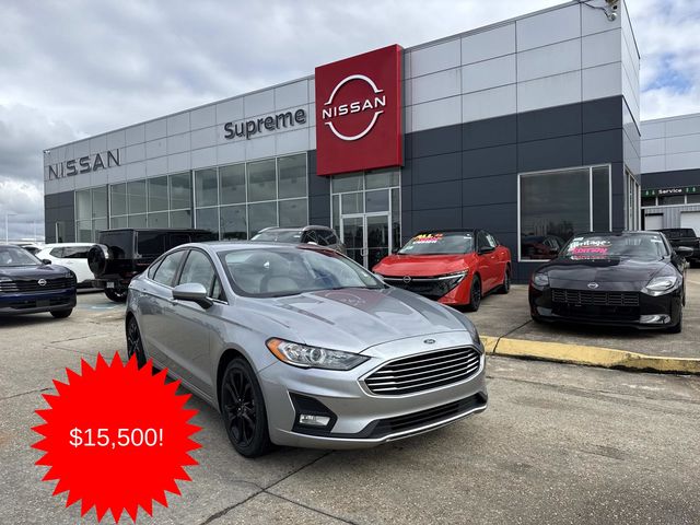 Iconic Silver Metallic 2020 Ford Fusion SE FWD Sedan Front-Wheel Drive 6-Speed Automatic