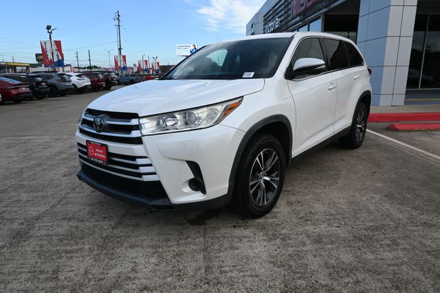 White (Blizzard Pearl) 2019 Toyota Highlander SUV / Crossover Front-Wheel Drive 6-Speed Automatic