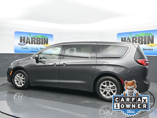 2023 Chrysler Pacifica Touring L photo