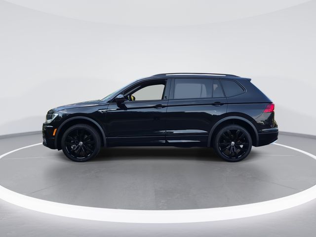 Used 2021 Black Volkswagen 2.0T SE R-Line Black image 5